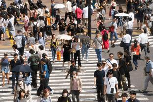 国足上一次正式比赛赢球是去年11月胜泰国，此后4战2负2平